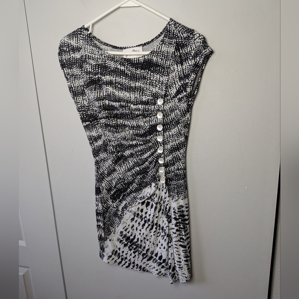 JOSEPH RIBKOFF Vintage Women Top Size 2 Made In Canada Asymetric Black And White